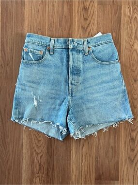 Levi's Ribcage Shorts Size 26
